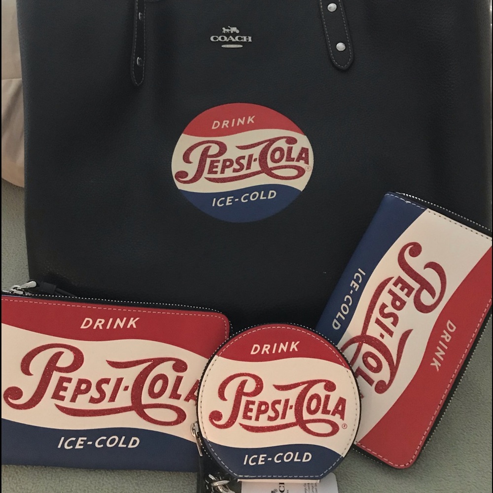 Coach Pepsi set